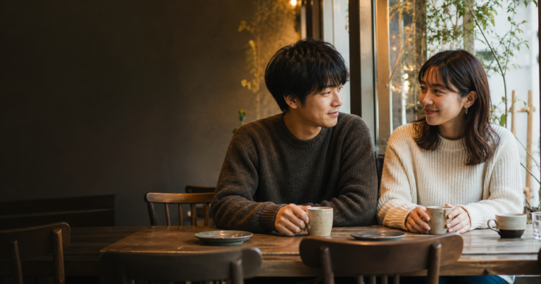 友人の輪で交わすサインから読む恋の相性心理テスト